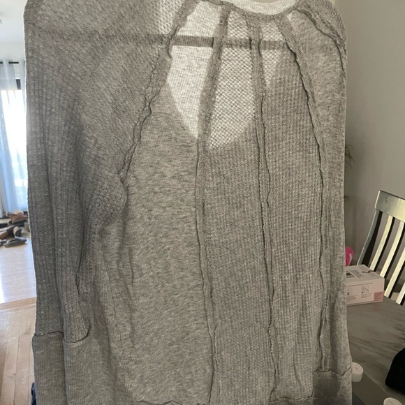 Super comfortable long sleeve shirt with detailed lines - Picture 2 of 2